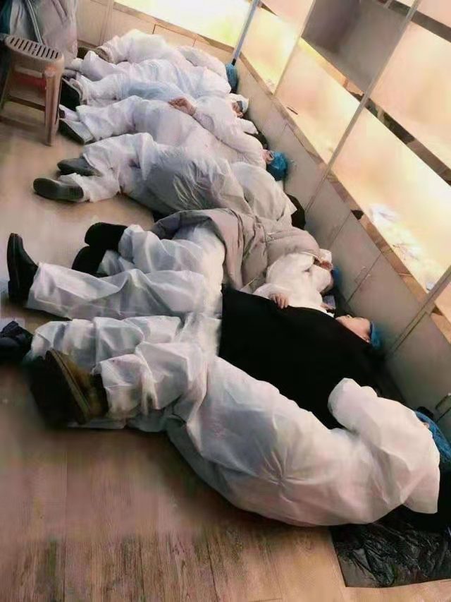 像醫(yī)生護士致敬.jpg
